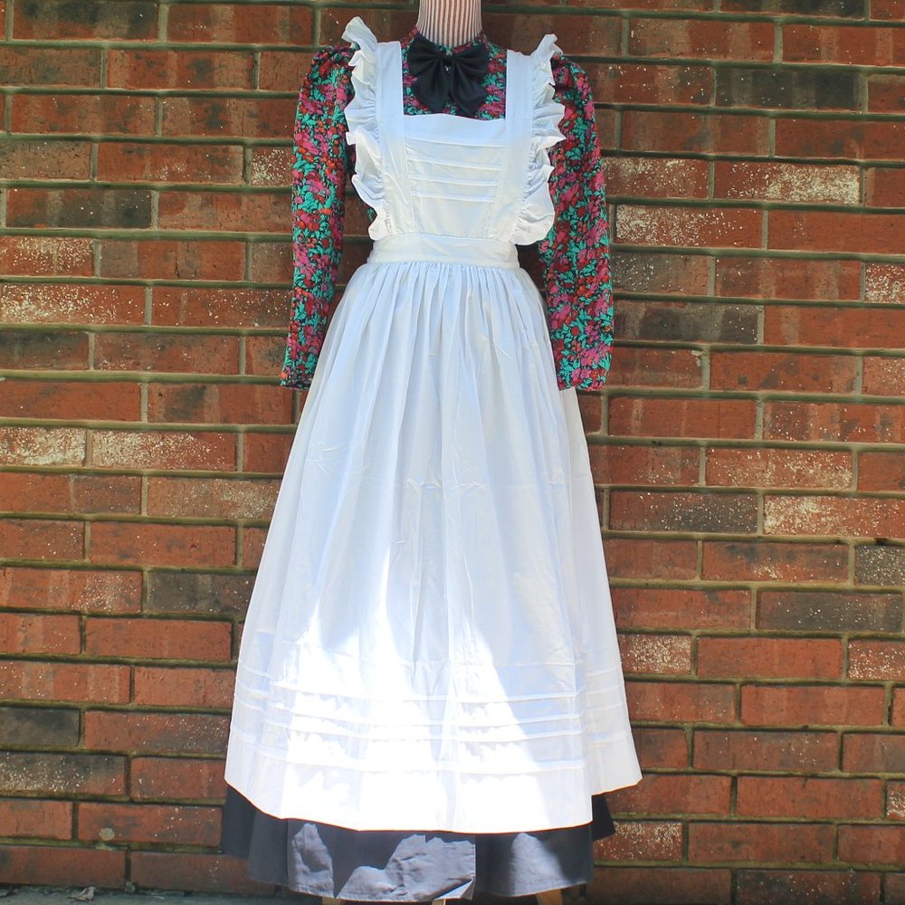 SUPER CLEARANCE Mary Poppins, Pioneer or Mrs. Claus Costume